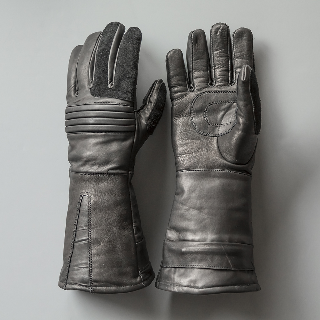 gloves_wampawear.jpg